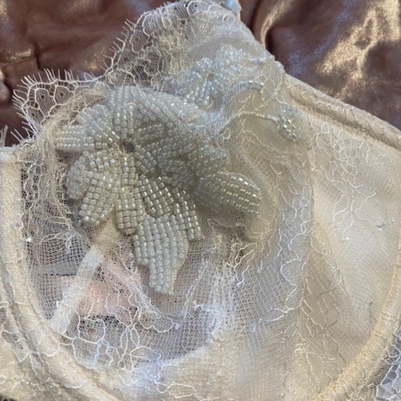 New Victorias Secret 34DDD Embellished Bra & 2 Panties Retail $110 Bride - Picture 3 of 14